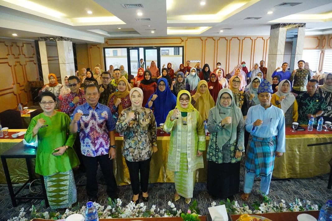 Pemberian materi oleh bidang kesehatan tim pembina posyandu prov sumsel ke pada 6 opd 